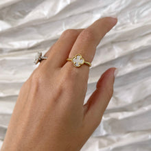 Load image into Gallery viewer, Colored Clover Ring
