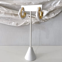 Load image into Gallery viewer, Arielle Pearl Earrings
