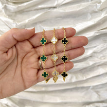 Load image into Gallery viewer, Mini Clover Bracelet
