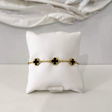 Load image into Gallery viewer, Mini Clover Bracelet
